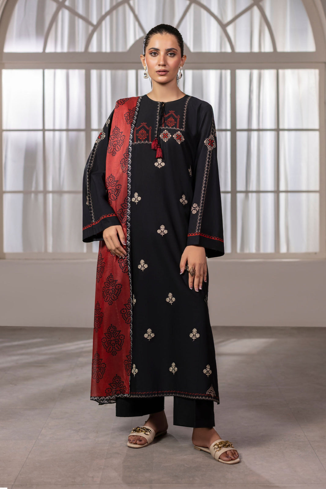 Black Embroidered Cotton Suit 02